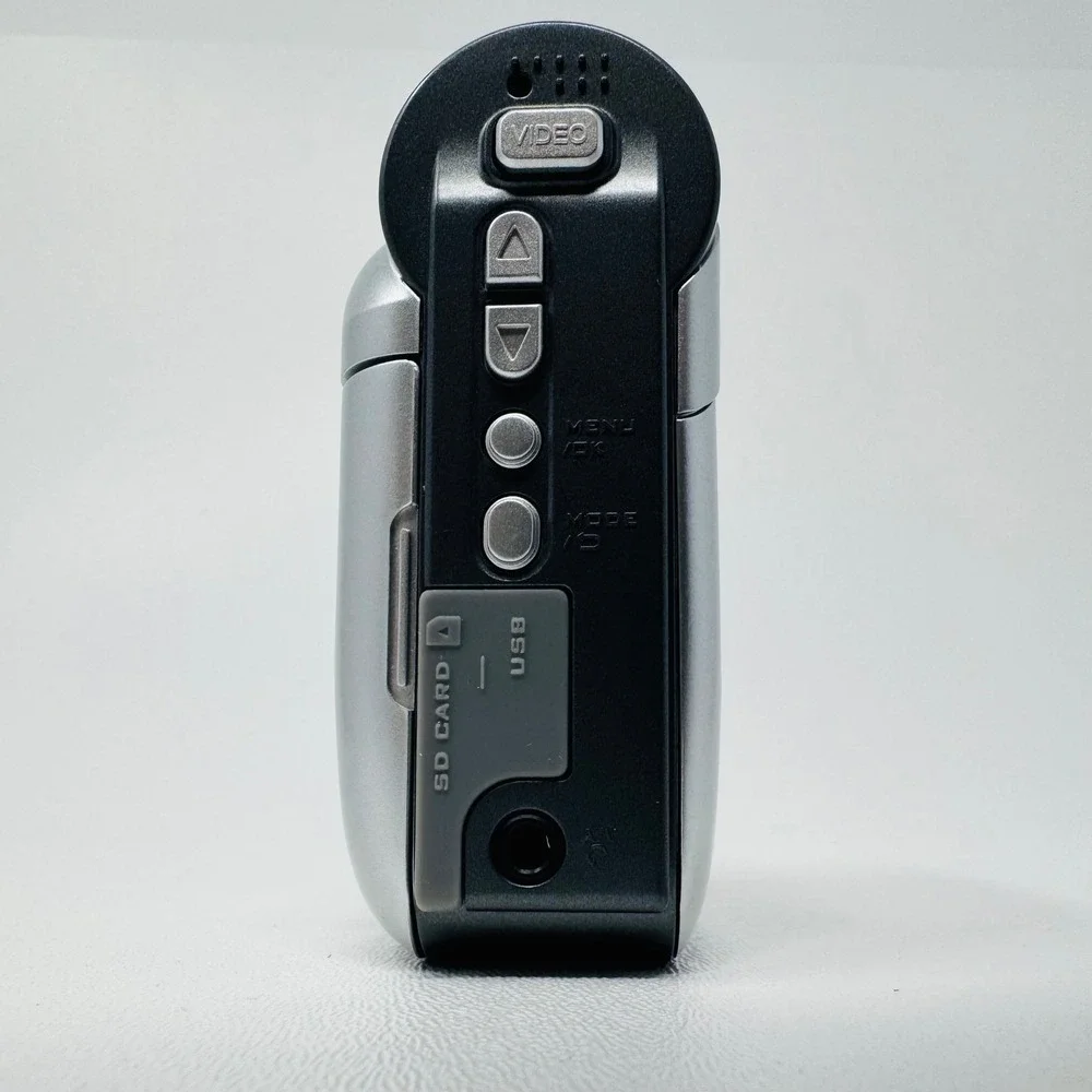 Aiptek DZO-V5T Digital Camcorder 5MP Silver Handheld Video Camera AA Battery